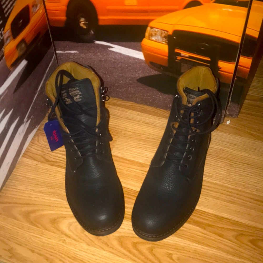 Men’s Levi Boots